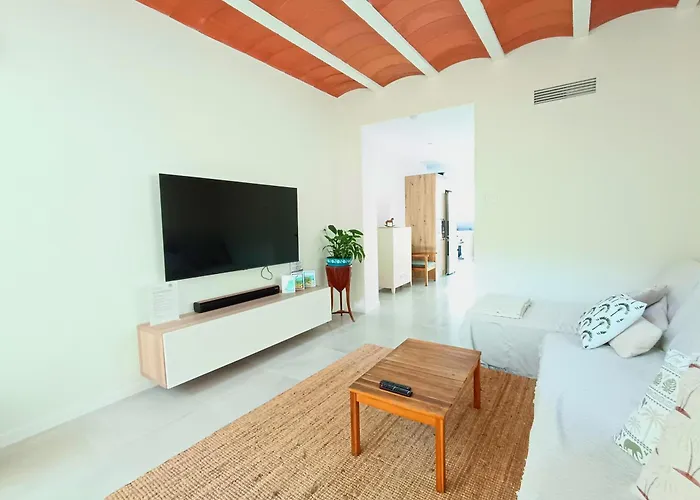 La Llar De La Font * Barraca de Aguas Vivas